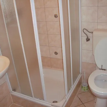 Konukevi Koprivec 2*